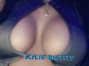Kylie_bigtits