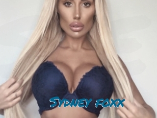 Sydney_foxx